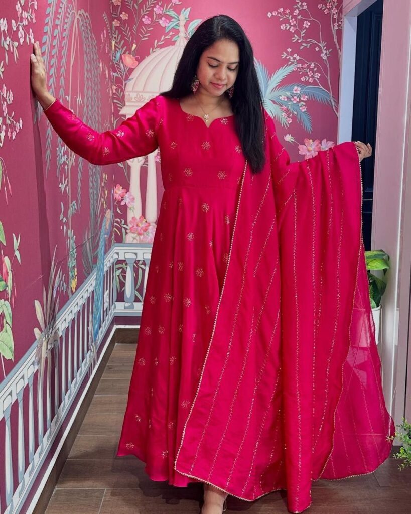 krisvi shop red kurti set