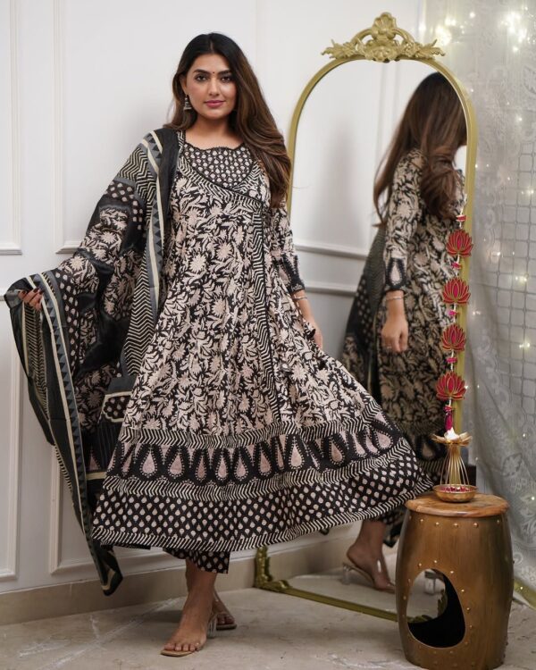 krisvi wardrobe khati work flair anarkali suit set 3 peace