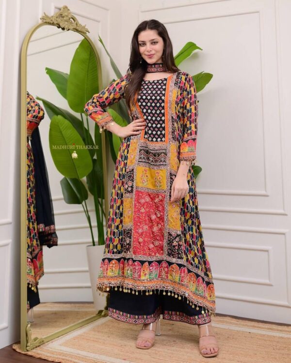 suit-set-with-dupatta-at-krisvi
